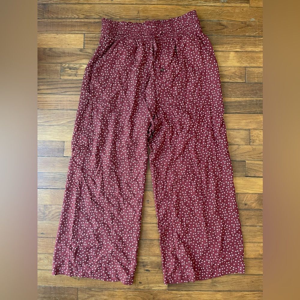 Abercrombie & Fitch Red Polka Dot Cropped Pants